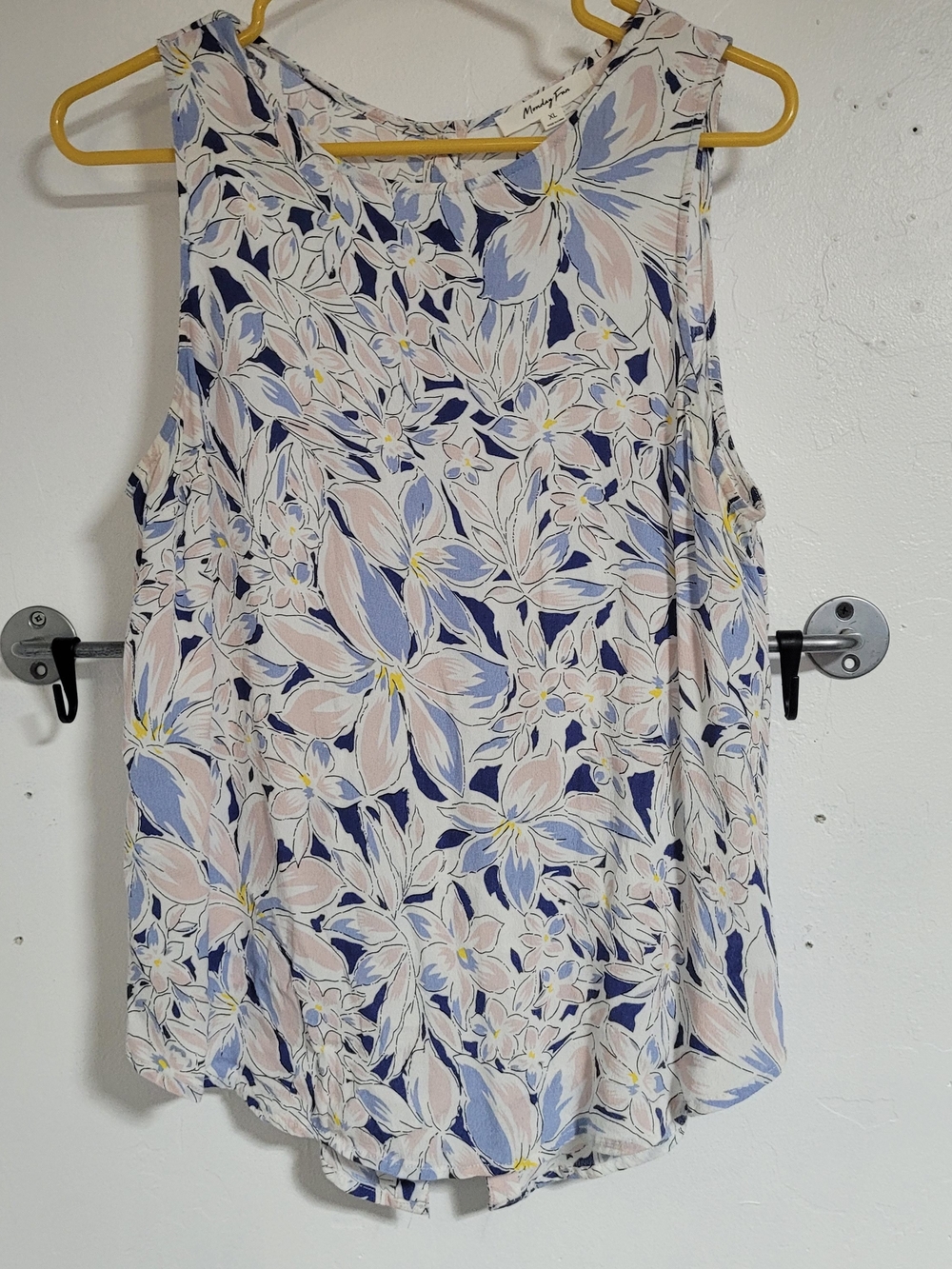 Floral Sleeveless Tank Top in Navy, Blush & Light Blue